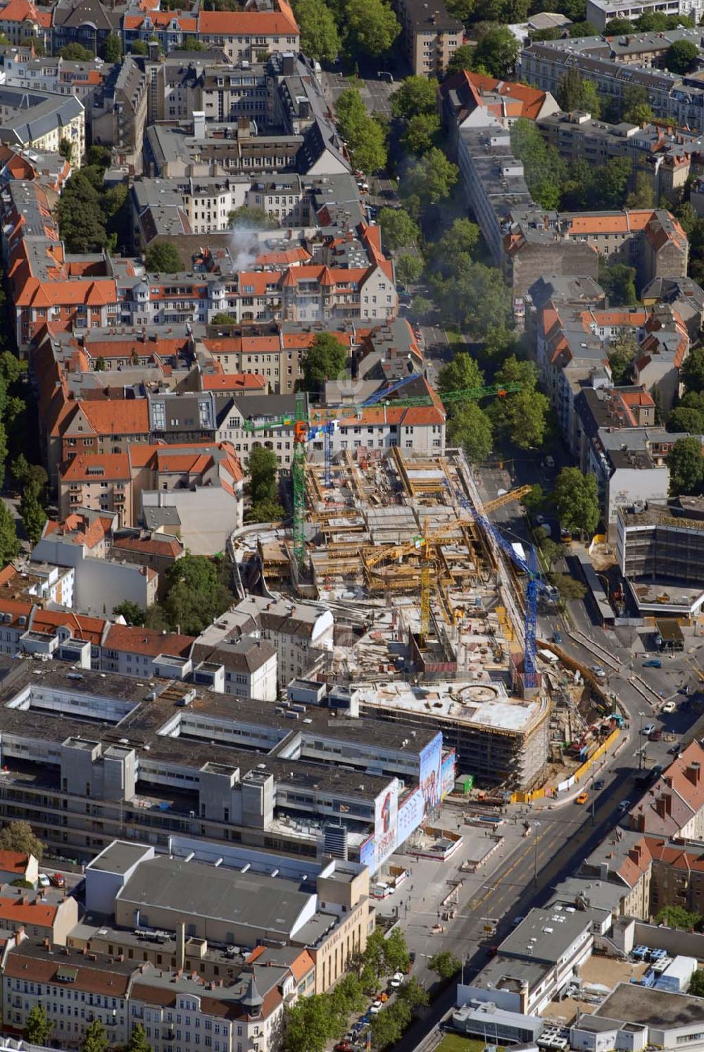 Berlin-Steglitz aus der Vogelperspektive: Blick auf die Umbau- und Erweiterungsbauarbeiten am FORUM STEGLITZ