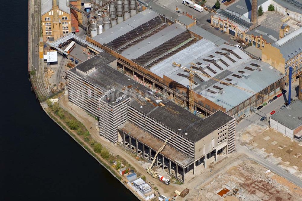 Berlin von oben - Blick auf das im Umbruch befindliche ehemalige Industriegebiet Oberschöneweide