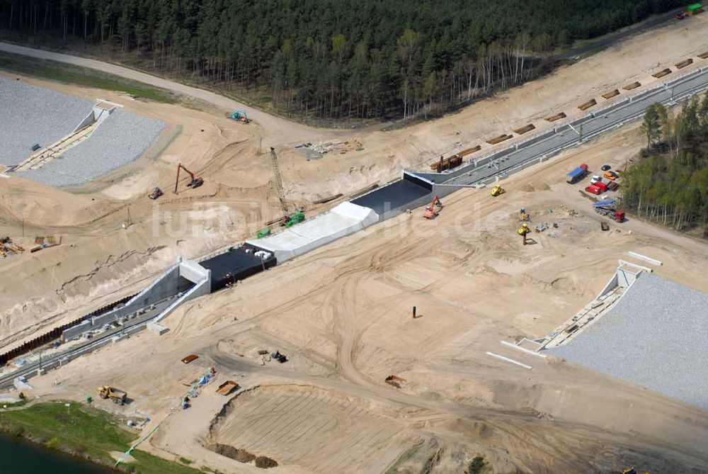 Eberswalde aus der Vogelperspektive: Blick auf Umleitungsarbeiten am Finowkanal zu Eberswalde