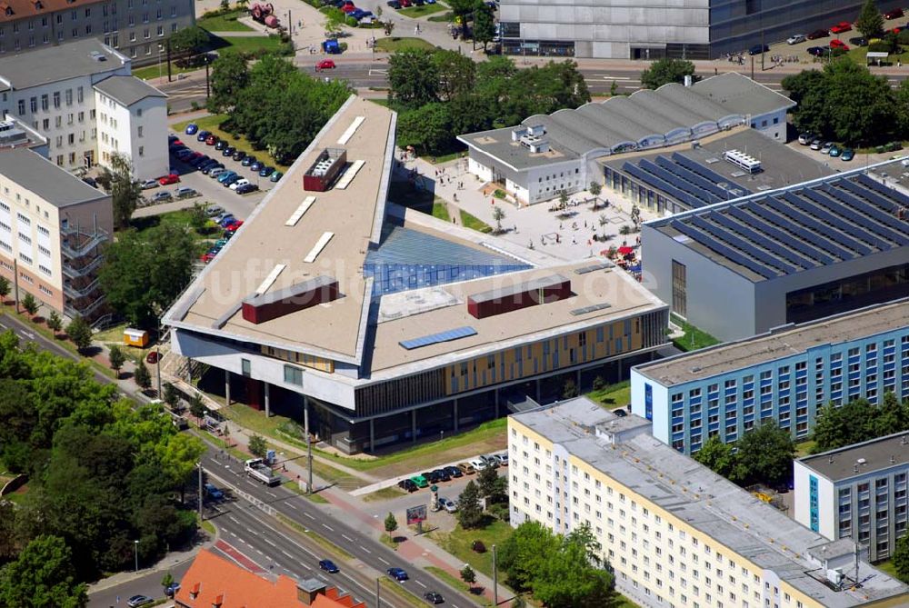 Magdeburg aus der Vogelperspektive: Blick auf die Universitätsbibliothek der Otto-von-Guericke-Universität Magdeburg