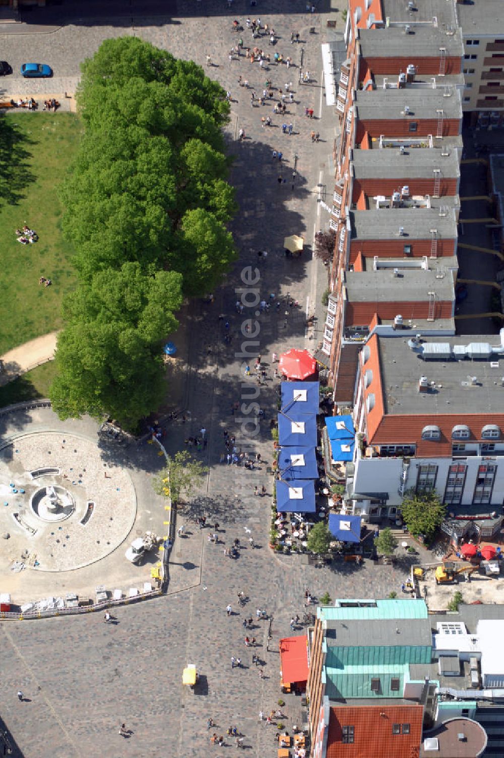 Luftaufnahme Rostock - Blick auf den Universitätsplatz Rostock und Umgebung