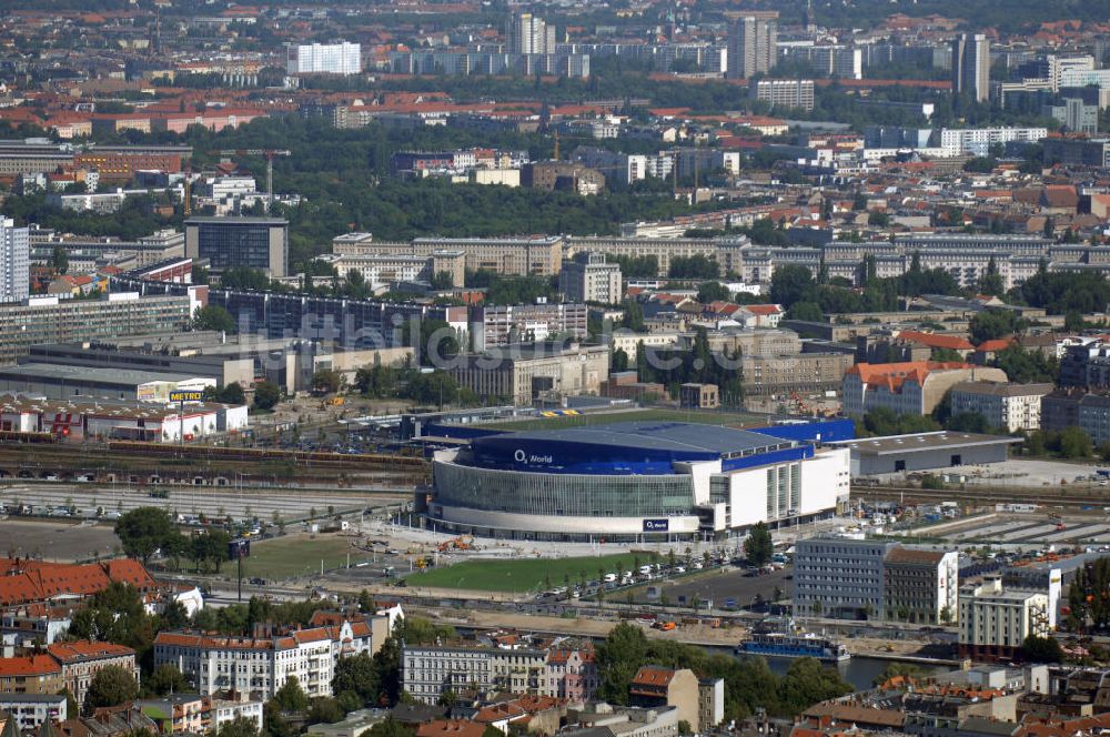 Berlin aus der Vogelperspektive: Blick auf die o2 - Veranstaltungsarena in Berlin - Friedrichshain