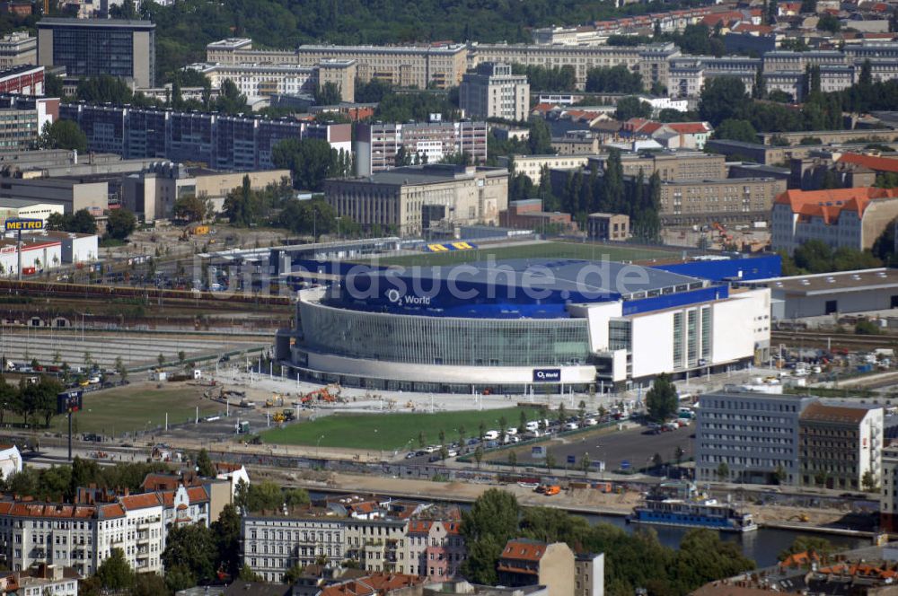 Luftbild Berlin - Blick auf die o2 - Veranstaltungsarena in Berlin - Friedrichshain