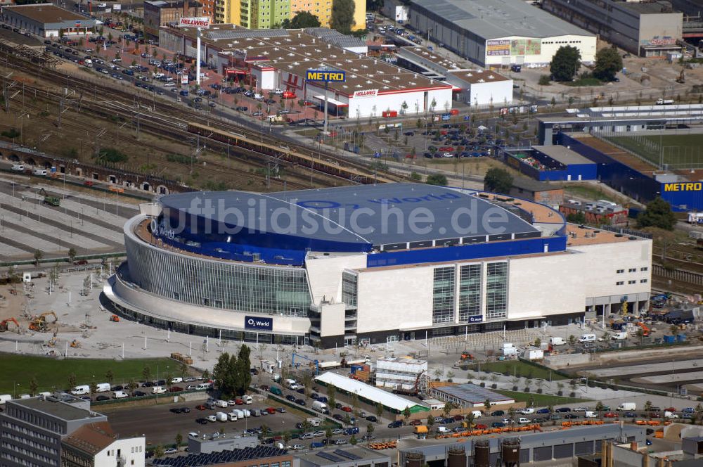 Berlin von oben - Blick auf die o2 - Veranstaltungsarena in Berlin - Friedrichshain