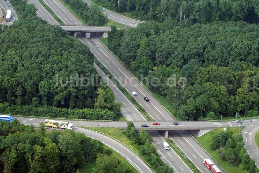 Baden-Baden aus der Vogelperspektive: Blick auf den Verlauf der BAB A5 zwischen dem AA Offenburg nordwärts bis zum AA Baden-Baden