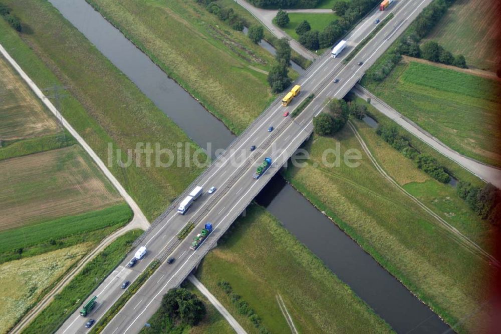 Luftbild Baden-Baden - Blick auf den Verlauf der BAB A5 zwischen dem AA Offenburg nordwärts bis zum AA Baden-Baden