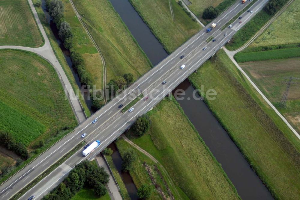 Baden-Baden von oben - Blick auf den Verlauf der BAB A5 zwischen dem AA Offenburg nordwärts bis zum AA Baden-Baden