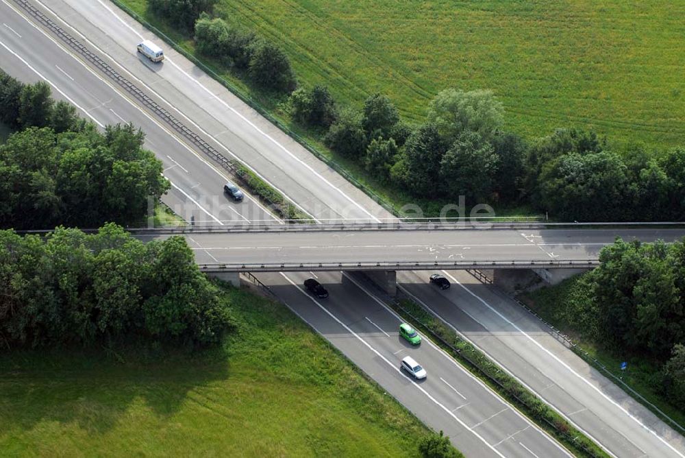 Baden-Baden von oben - Blick auf den Verlauf der BAB A5 zwischen dem AA Offenburg nordwärts bis zum AA Baden-Baden