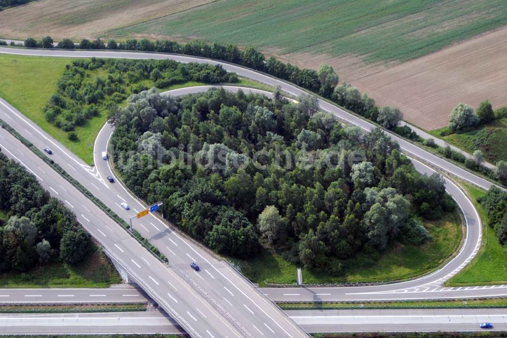 Baden-Baden aus der Vogelperspektive: Blick auf den Verlauf der BAB A5 zwischen dem AA Offenburg nordwärts bis zum AA Baden-Baden