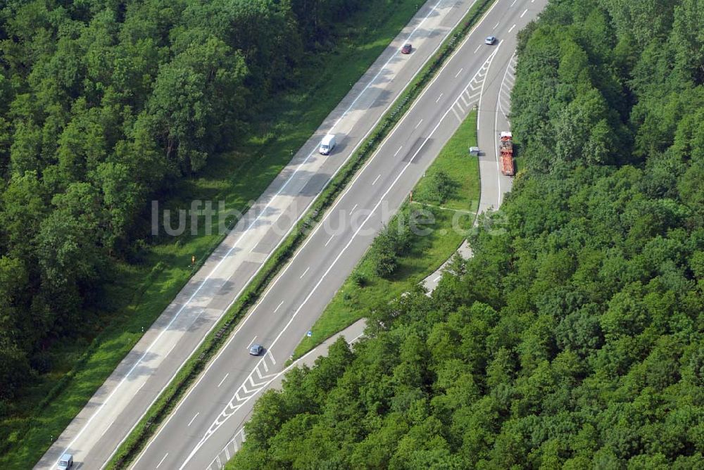 Baden-Baden aus der Vogelperspektive: Blick auf den Verlauf der BAB A5 zwischen dem AA Offenburg nordwärts bis zum AA Baden-Baden