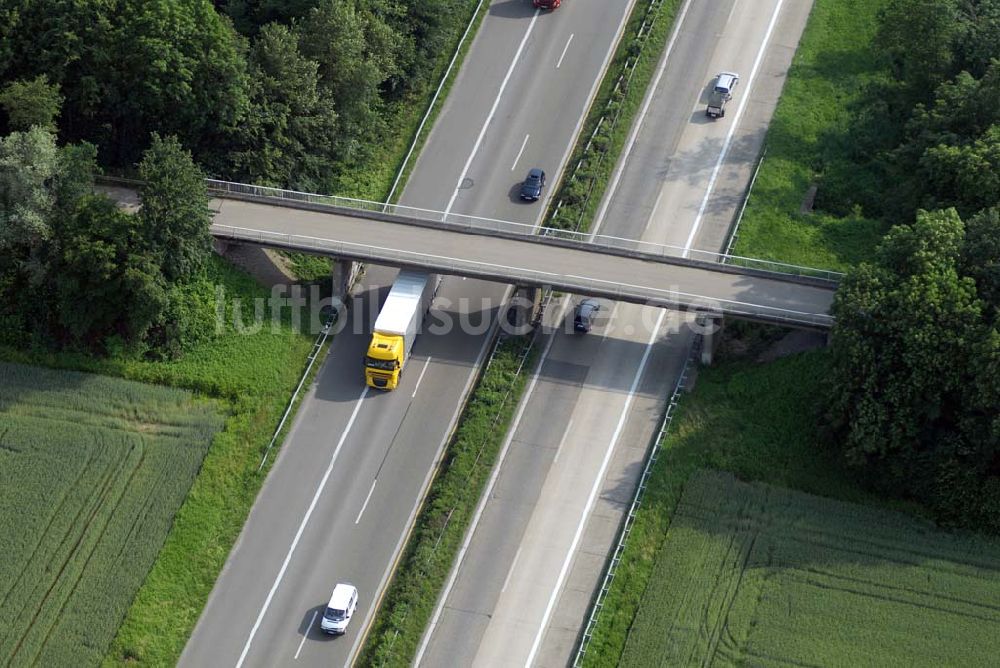 Luftbild Baden-Baden - Blick auf den Verlauf der BAB A5 zwischen dem AA Offenburg nordwärts bis zum AA Baden-Baden