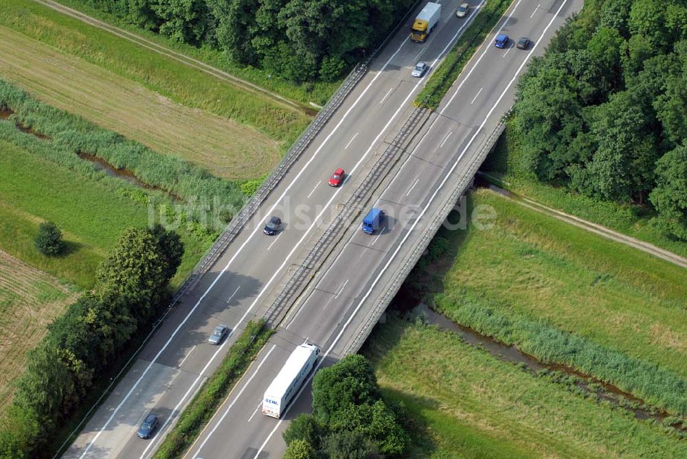 Baden-Baden aus der Vogelperspektive: Blick auf den Verlauf der BAB A5 zwischen dem AA Offenburg nordwärts bis zum AA Baden-Baden