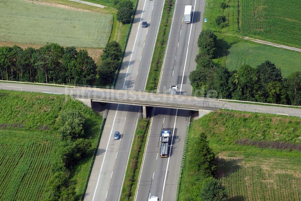 Baden-Baden aus der Vogelperspektive: Blick auf den Verlauf der BAB A5 zwischen dem AA Offenburg nordwärts bis zum AA Baden-Baden