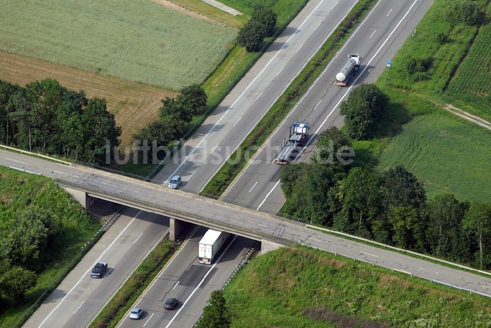 Luftbild Baden-Baden - Blick auf den Verlauf der BAB A5 zwischen dem AA Offenburg nordwärts bis zum AA Baden-Baden