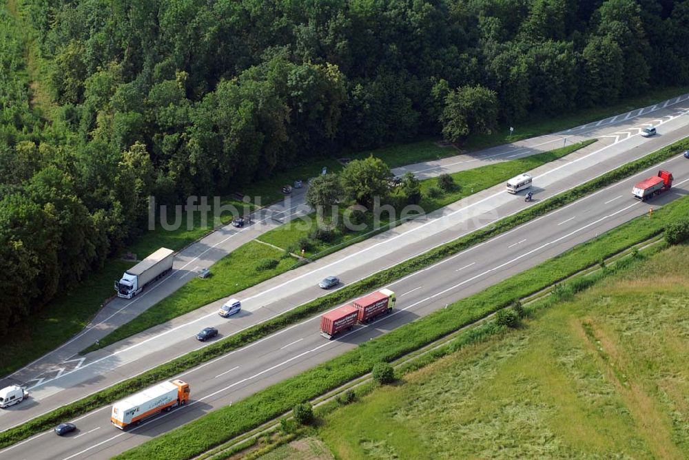 Luftaufnahme Baden-Baden - Blick auf den Verlauf der BAB A5 zwischen dem AA Offenburg nordwärts bis zum AA Baden-Baden