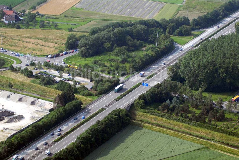 Baden-Baden von oben - Blick auf den Verlauf der BAB A5 zwischen dem AA Offenburg nordwärts bis zum AA Baden-Baden