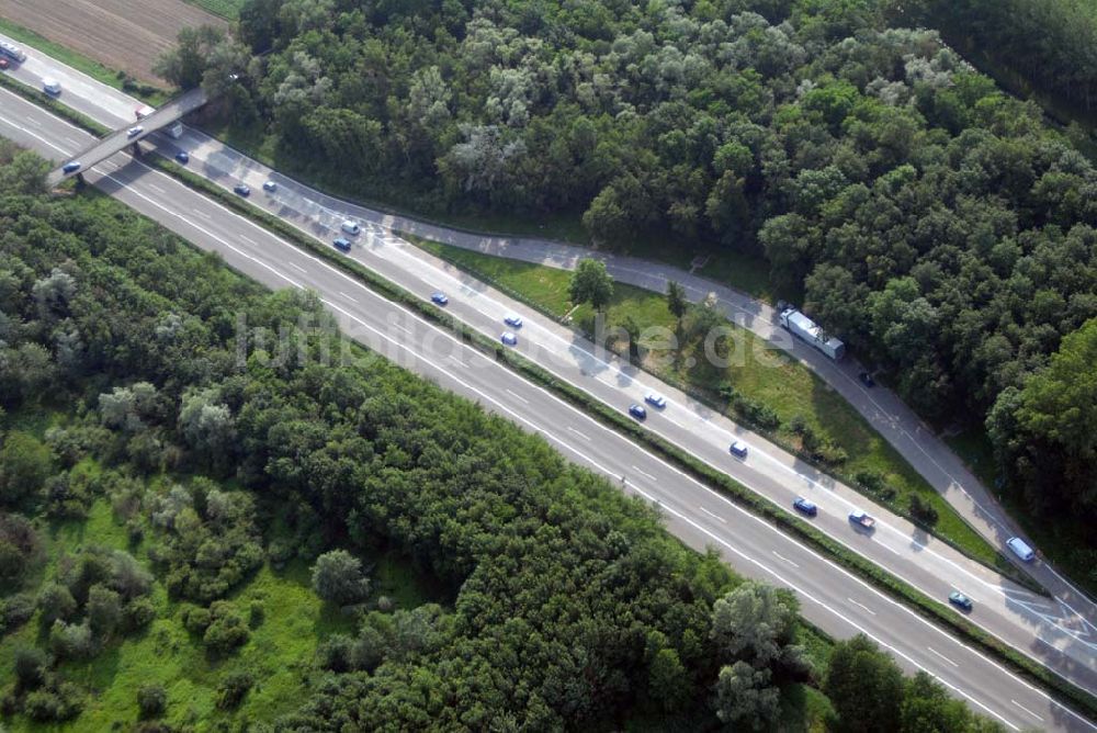 Luftbild Baden-Baden - Blick auf den Verlauf der BAB A5 zwischen dem AA Offenburg nordwärts bis zum AA Baden-Baden