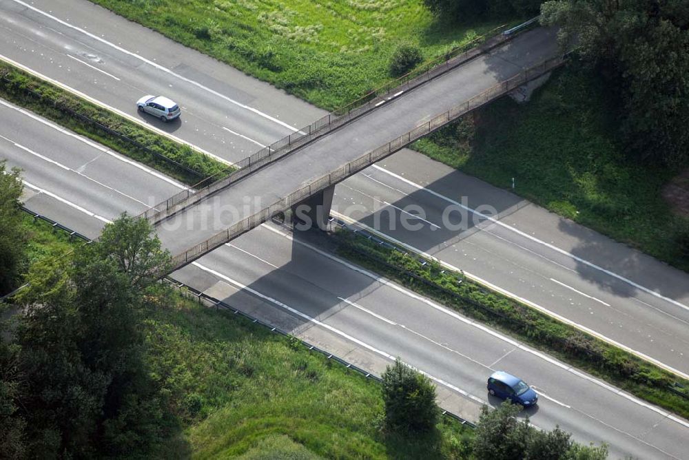 Baden-Baden von oben - Blick auf den Verlauf der BAB A5 zwischen dem AA Offenburg nordwärts bis zum AA Baden-Baden