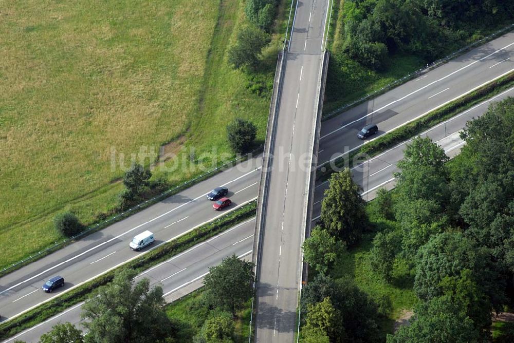 Luftbild Baden-Baden - Blick auf den Verlauf der BAB A5 zwischen dem AA Offenburg nordwärts bis zum AA Baden-Baden