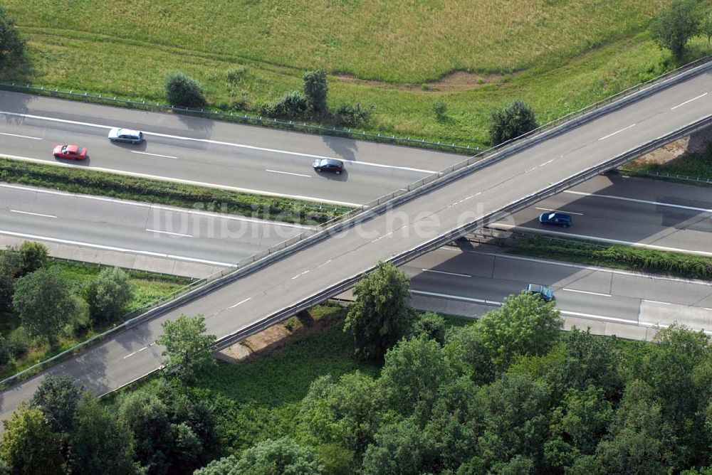 Luftaufnahme Baden-Baden - Blick auf den Verlauf der BAB A5 zwischen dem AA Offenburg nordwärts bis zum AA Baden-Baden