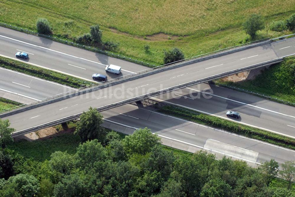 Baden-Baden aus der Vogelperspektive: Blick auf den Verlauf der BAB A5 zwischen dem AA Offenburg nordwärts bis zum AA Baden-Baden