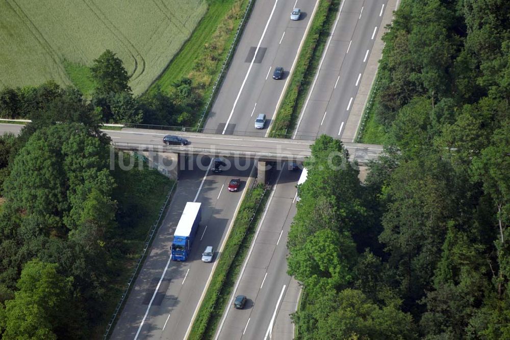 Luftbild Baden-Baden - Blick auf den Verlauf der BAB A5 zwischen dem AA Offenburg nordwärts bis zum AA Baden-Baden