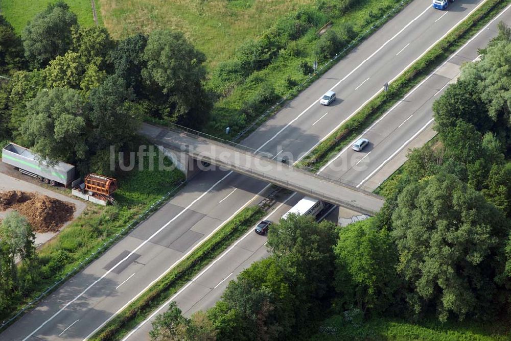 Baden-Baden von oben - Blick auf den Verlauf der BAB A5 zwischen dem AA Offenburg nordwärts bis zum AA Baden-Baden