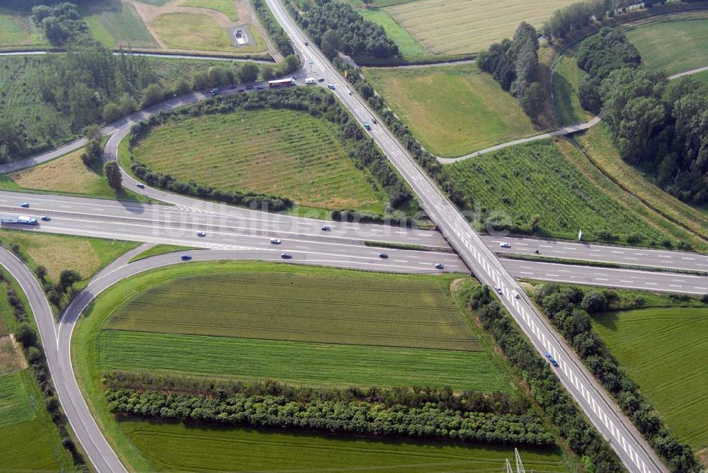 Baden-Baden aus der Vogelperspektive: Blick auf den Verlauf der BAB A5 zwischen dem AA Offenburg nordwärts bis zum AA Baden-Baden