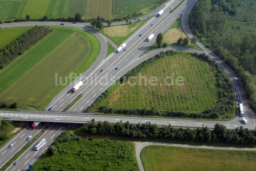 Luftaufnahme Baden-Baden - Blick auf den Verlauf der BAB A5 zwischen dem AA Offenburg nordwärts bis zum AA Baden-Baden