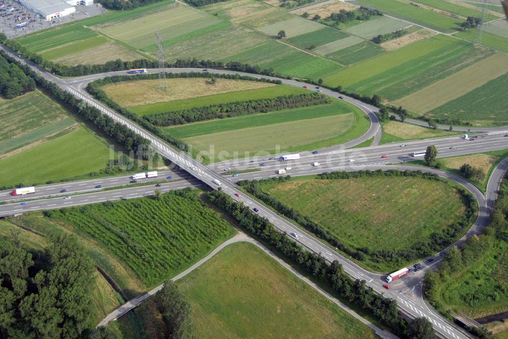 Baden-Baden von oben - Blick auf den Verlauf der BAB A5 zwischen dem AA Offenburg nordwärts bis zum AA Baden-Baden