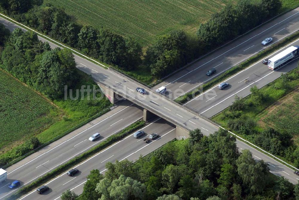 Baden-Baden aus der Vogelperspektive: Blick auf den Verlauf der BAB A5 zwischen dem AA Offenburg nordwärts bis zum AA Baden-Baden