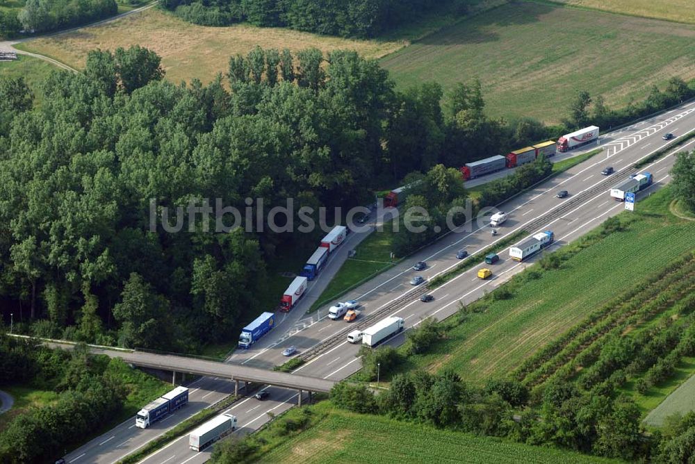 Luftbild Baden-Baden - Blick auf den Verlauf der BAB A5 zwischen dem AA Offenburg nordwärts bis zum AA Baden-Baden