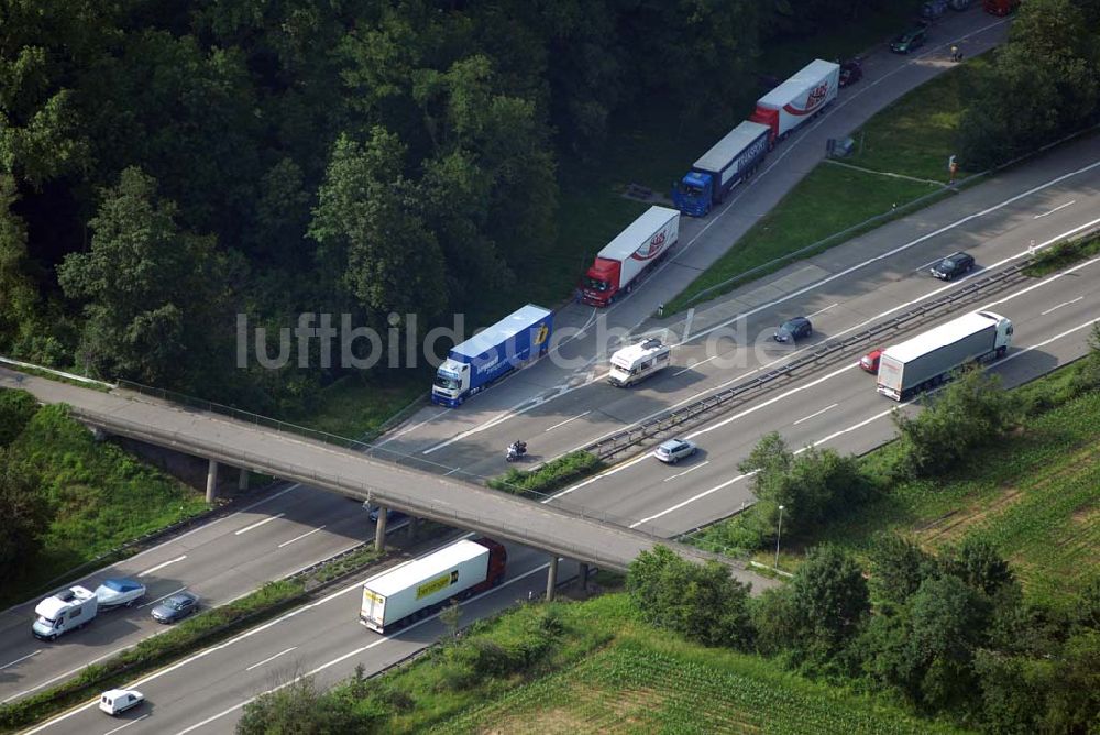 Luftaufnahme Baden-Baden - Blick auf den Verlauf der BAB A5 zwischen dem AA Offenburg nordwärts bis zum AA Baden-Baden