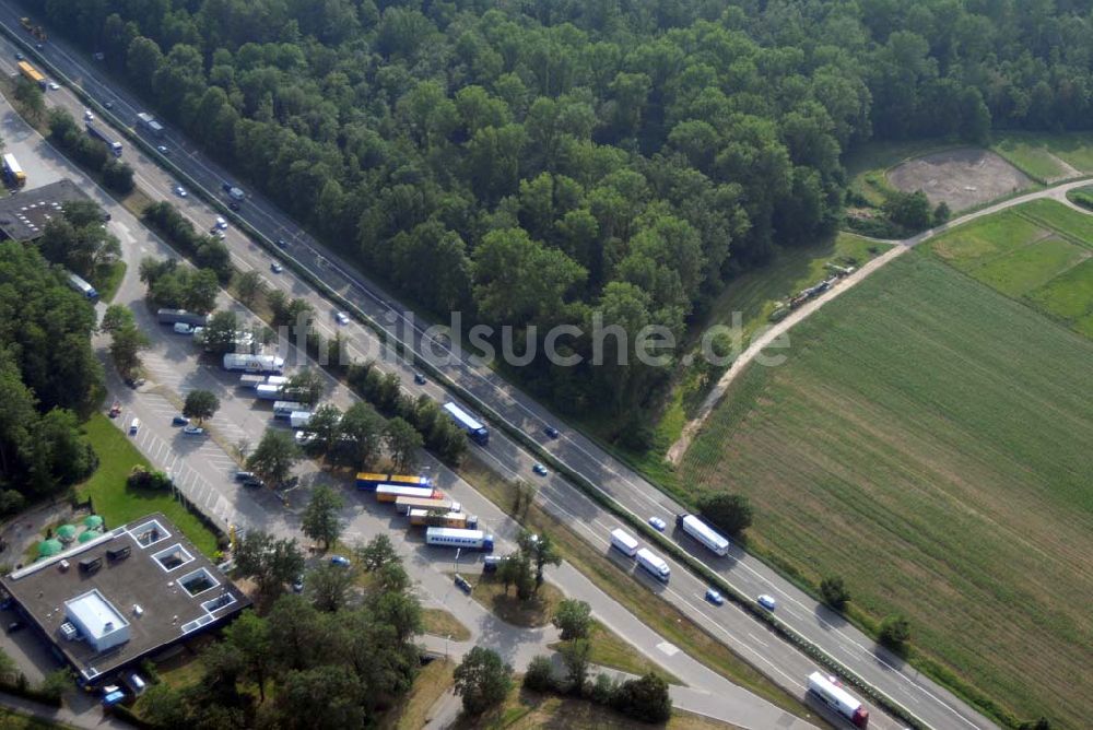 Luftbild Baden-Baden - Blick auf den Verlauf der BAB A5 zwischen dem AA Offenburg nordwärts bis zum AA Baden-Baden