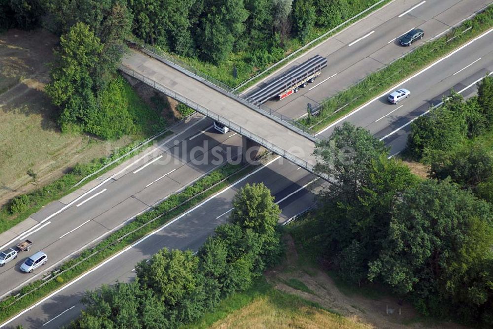 Luftaufnahme Baden-Baden - Blick auf den Verlauf der BAB A5 zwischen dem AA Offenburg nordwärts bis zum AA Baden-Baden