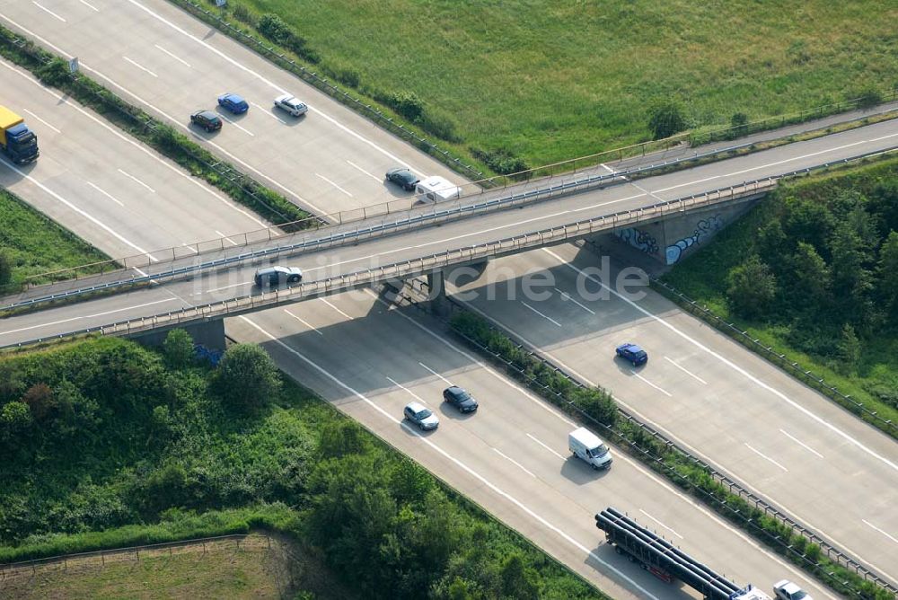 Baden-Baden aus der Vogelperspektive: Blick auf den Verlauf der BAB A5 zwischen dem AA Offenburg nordwärts bis zum AA Baden-Baden