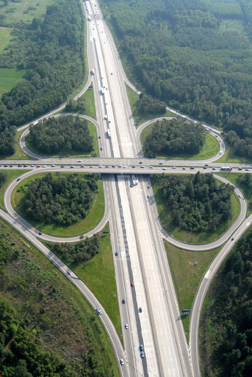 Luftbild Baden-Baden - Blick auf den Verlauf der BAB A5 zwischen dem AA Offenburg nordwärts bis zum AA Baden-Baden