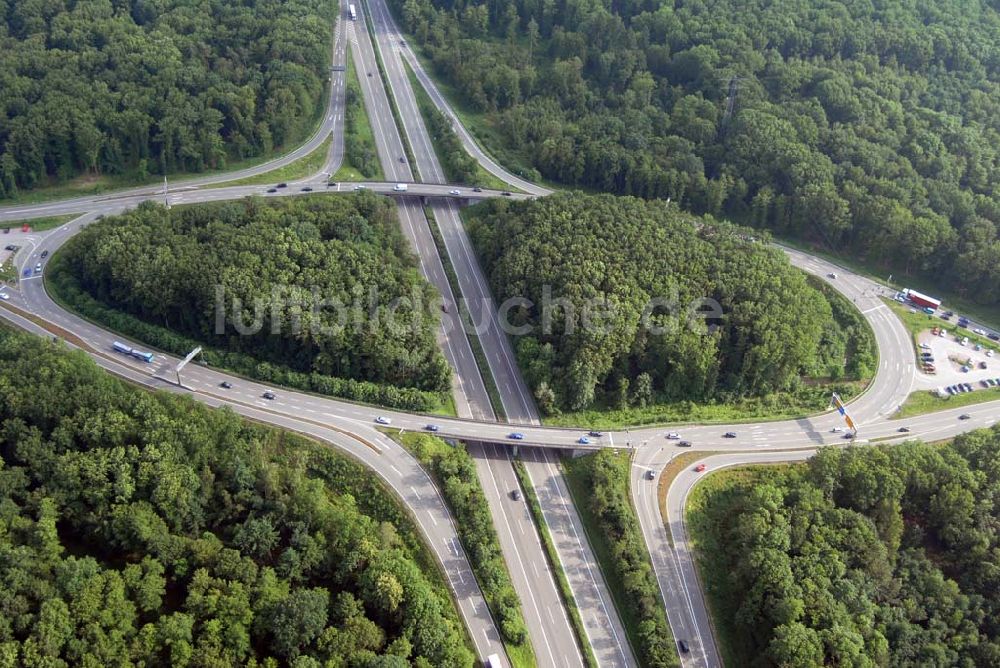 Baden-Baden aus der Vogelperspektive: Blick auf den Verlauf der BAB A5 zwischen dem AA Offenburg nordwärts bis zum AA Baden-Baden