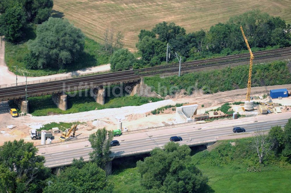 Dessau aus der Vogelperspektive: Blick auf verschiedene Brückenbauwerke an der Baustelle zum Ausbau der B184 zwischen Dessau und Roßlau in Sachsen-Anhalt