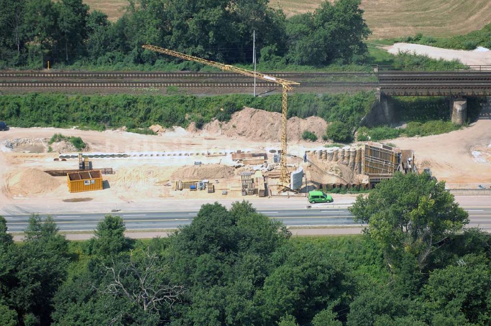 Dessau aus der Vogelperspektive: Blick auf verschiedene Brückenbauwerke an der Baustelle zum Ausbau der B184 zwischen Dessau und Roßlau in Sachsen-Anhalt