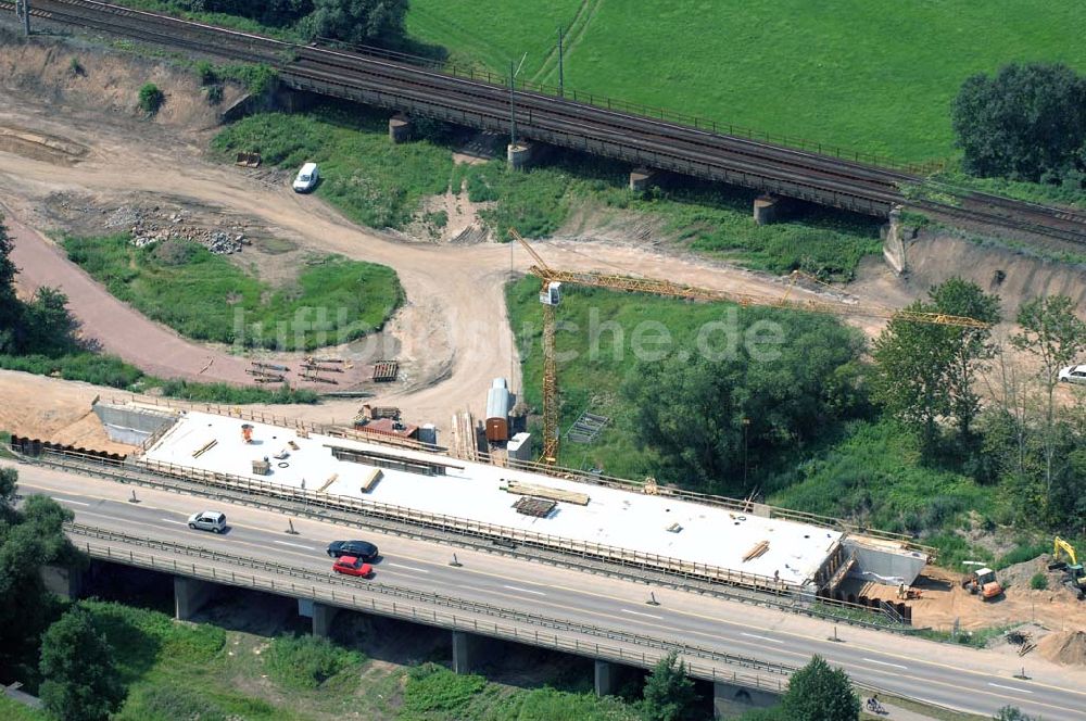 Dessau aus der Vogelperspektive: Blick auf verschiedene Brückenbauwerke an der Baustelle zum Ausbau der B184 zwischen Dessau und Roßlau in Sachsen-Anhalt