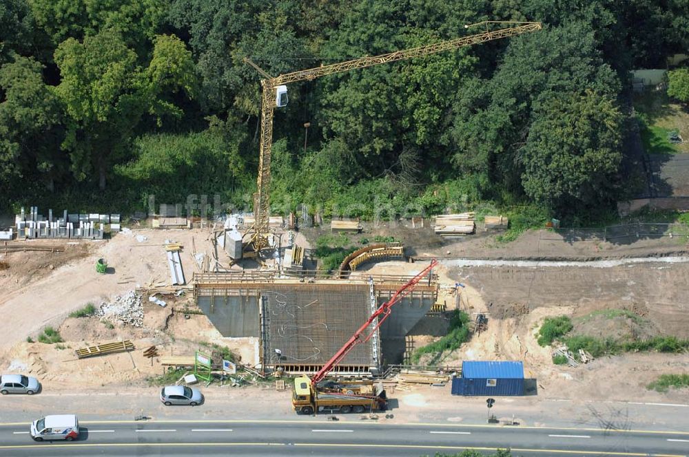 Dessau aus der Vogelperspektive: Blick auf verschiedene Brückenbauwerke an der Baustelle zum Ausbau der B184 zwischen Dessau und Roßlau in Sachsen-Anhalt