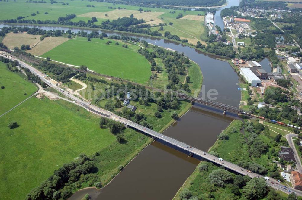 Luftaufnahme Dessau - Blick auf verschiedene Brückenbauwerke an der Baustelle zum Ausbau der B184 zwischen Dessau und Roßlau in Sachsen-Anhalt