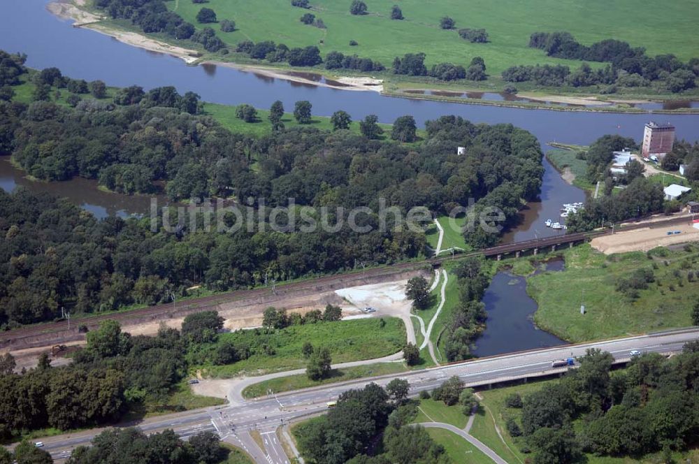 Dessau aus der Vogelperspektive: Blick auf verschiedene Brückenbauwerke an der Baustelle zum Ausbau der B184 zwischen Dessau und Roßlau in Sachsen-Anhalt