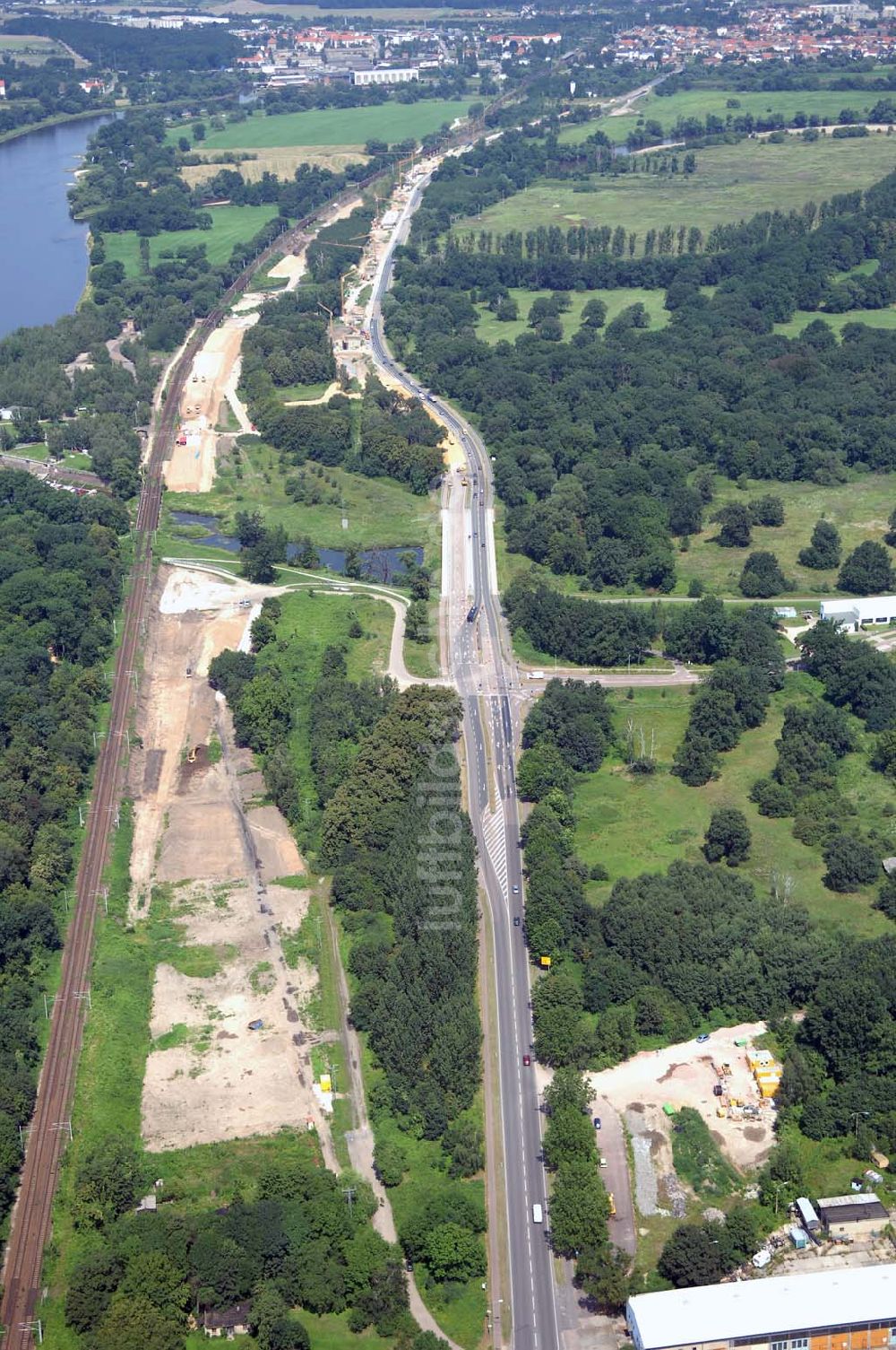 Dessau von oben - Blick auf verschiedene Brückenbauwerke an der Baustelle zum Ausbau der B184 zwischen Dessau und Roßlau in Sachsen-Anhalt