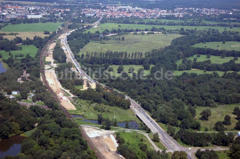 Dessau aus der Vogelperspektive: Blick auf verschiedene Brückenbauwerke an der Baustelle zum Ausbau der B184 zwischen Dessau und Roßlau in Sachsen-Anhalt