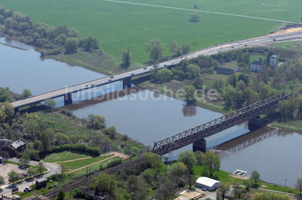 Roßlau aus der Vogelperspektive: Blick auf verschiedene Brückenbauwerke an der Baustelle zum Ausbau der B184 zwischen Dessau und Roßlau in Sachsen-Anhalt