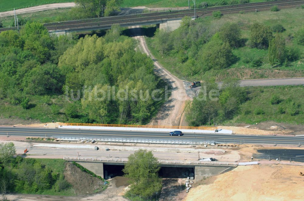 Luftbild Roßlau - Blick auf verschiedene Brückenbauwerke an der Baustelle zum Ausbau der B184 zwischen Dessau und Roßlau in Sachsen-Anhalt