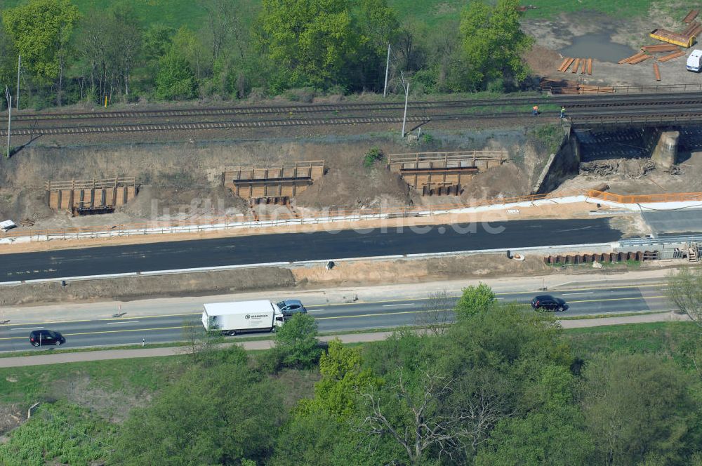 Luftbild Roßlau - Blick auf verschiedene Brückenbauwerke an der Baustelle zum Ausbau der B184 zwischen Dessau und Roßlau in Sachsen-Anhalt