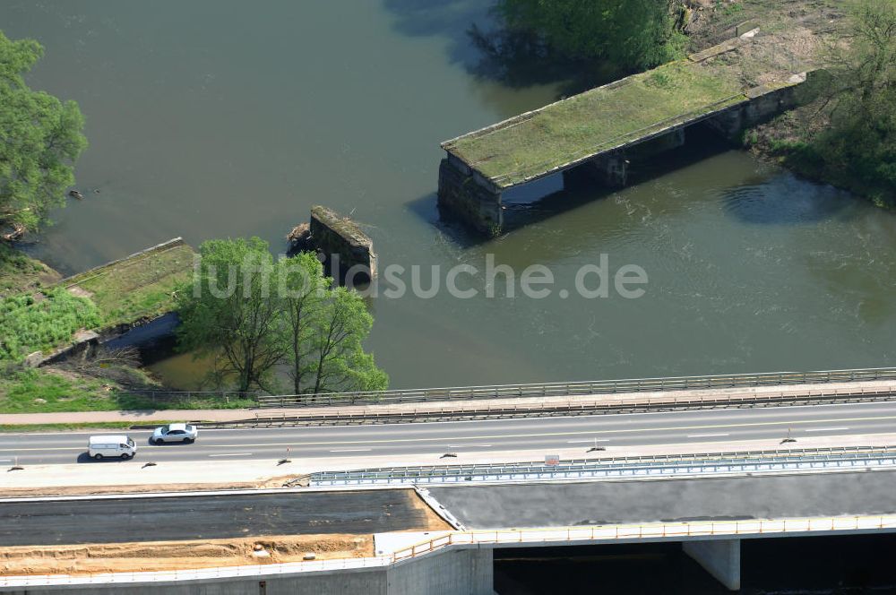 Roßlau von oben - Blick auf verschiedene Brückenbauwerke an der Baustelle zum Ausbau der B184 zwischen Dessau und Roßlau in Sachsen-Anhalt